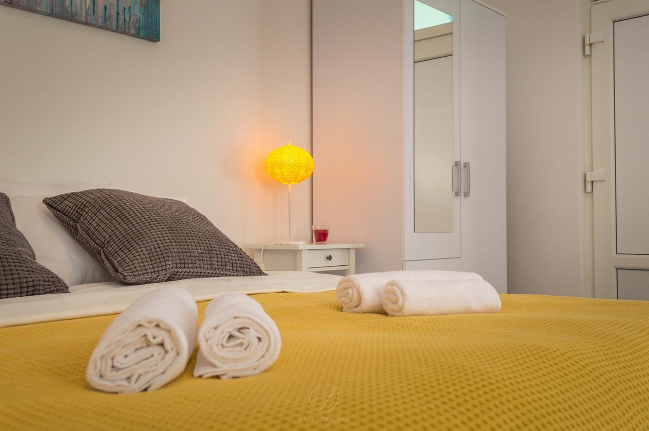 Sun Studio Apartments Trogir Exterior foto